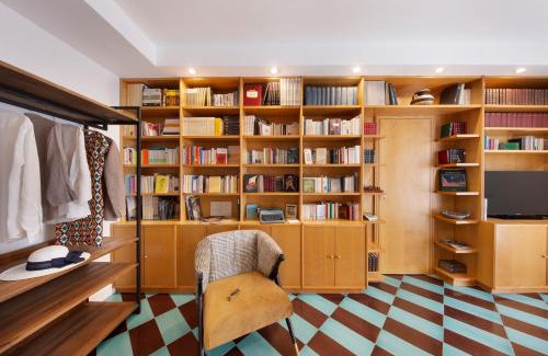 Sorrento Historic Centre Apartment | Elegant Oceanfront Escape at The Literary House