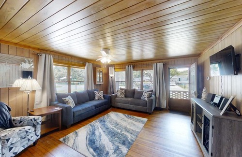 Murrells Inlet House | Enchanting Little Brick Cottage – Rated 9.9/10 for Families