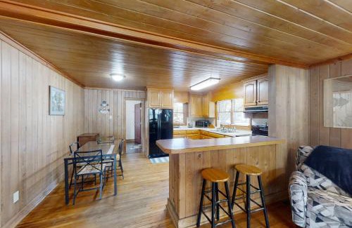 Murrells Inlet House | Enchanting Little Brick Cottage – Rated 9.9/10 for Families