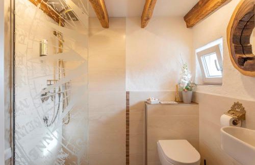 Kalenborn Hotel | Unique Little Britain Inn: 4-Star Themed Experience in Europe