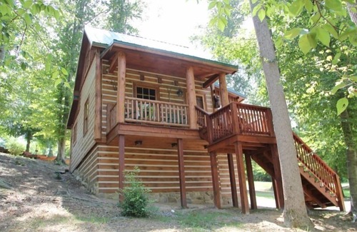 Whites Cabin | Serene Mountain Cabin - Perfect for Families and Adventurers