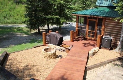 Whites Cabin | Serene Mountain Cabin - Perfect for Families and Adventurers