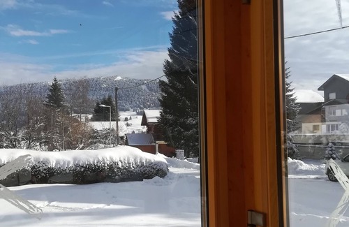 Les Rousses Ski Chalet | Cozy Retreat: The Little Chalet at Papi-Mamie with Lake View