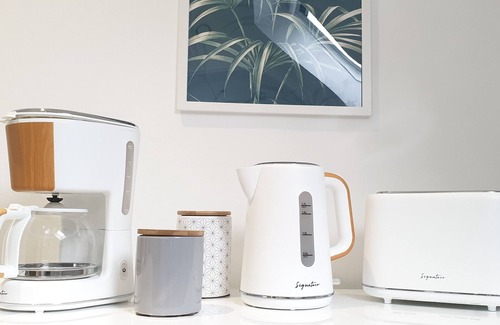 Lorient Apartment | Guest Rated 10/10: The Little Cocoon with Kitchen Bliss