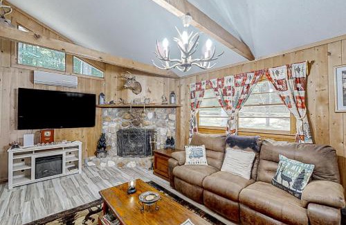 Otto House | Explore The Little Dude Cabin: Pet & Child Friendly Retreat