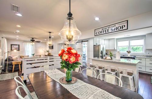 Afton House | Cozy Mid-century Modern Farmhouse-Style Cottage Retreat