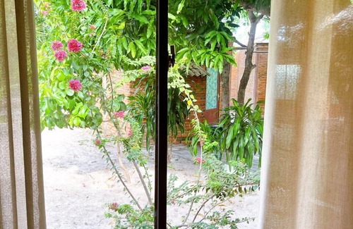 East Ham Tien Beach House | The little garden homestay
