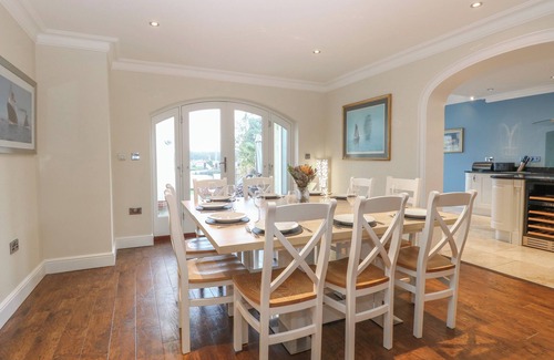 Horning House | THE LITTLE HOUSE, family friendly, with a garden in Horning