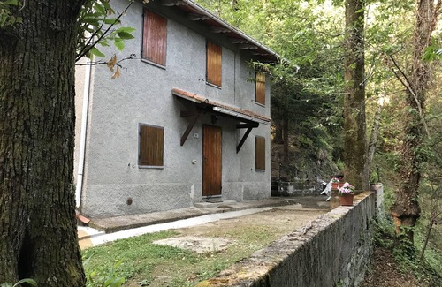 Stazzema House | Cozy Retreat: The Little House in Stazzema Wood Awaits