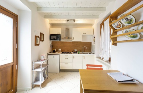 Lonato del Garda House | Discover The Little House in the Citadel: A Cozy Retreat