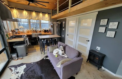 Farrandsville House | Cozy Stay at The Little House in the Garage - Pet Friendly!