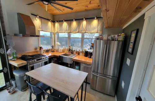 Farrandsville House | Cozy Stay at The Little House in the Garage - Pet Friendly!