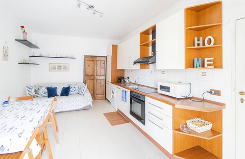 Riva Trigoso Apartment | Cozy Getaway: The Little House by the Sea Awaits You