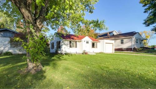 Fergus Falls House | Family-Friendly Getaway at The Little House of Fergus Falls