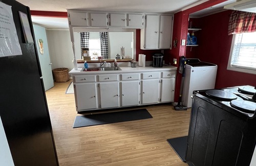 Coalfield House | Guest Rated: The Little House with Breakfast & Family Amenities