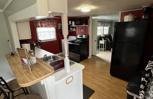 Coalfield House | Guest Rated: The Little House with Breakfast & Family Amenities