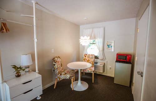 Glendale Hotel | Discover Briarcliff Motel: Family-Friendly with Breakfast