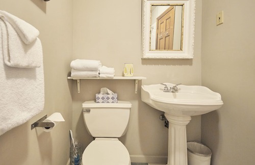 Glendale Hotel | Discover Briarcliff Motel: Family-Friendly with Breakfast