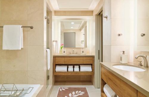 Downtown Resort | Experience Luxury at The Little Nell - Pet Friendly with Spa