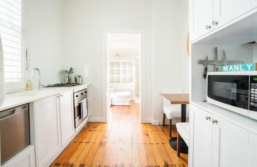 Manly Apartment | Discover The Little Palm: Ideal Spot by Beach & Wharf