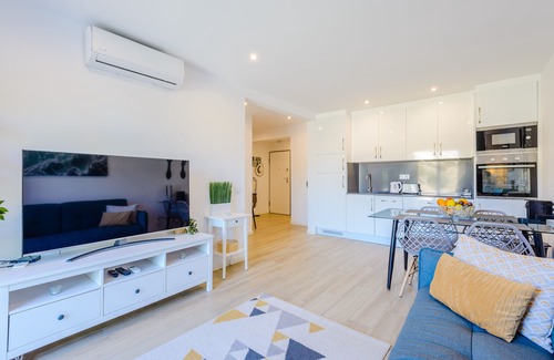 Vale de Centianes Apartment | Idyllic Sea View Retreat: Guest Rated 9/10 with Spa