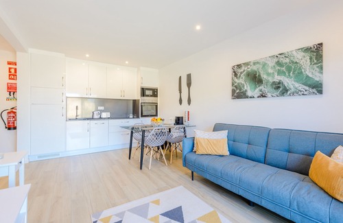 Vale de Centianes Apartment | Idyllic Sea View Retreat: Guest Rated 9/10 with Spa