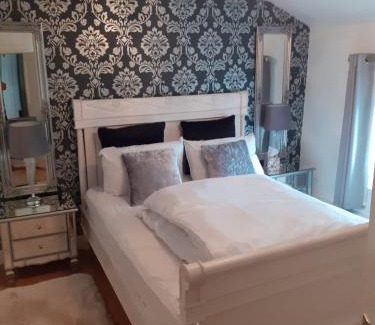 South Tipperary House | Cozy Homestays in Thurles, Ireland with Family-Friendly Amenities