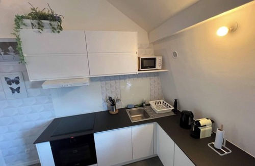 Fives Apartment | Top-Rated Family Retreat at The Little Place of Lille St Maurice