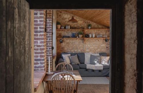 Ringstead House | Relax at The Little Potting Shed with a Refreshing Pool