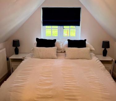 Marlow House | Discover The Little Thatch - Family Friendly near Marlow