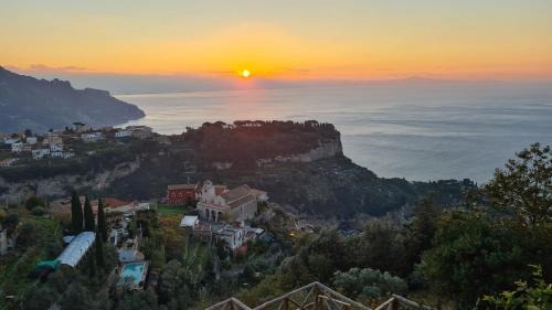Pogerola Apartment | Pet-Friendly Escape at The Little Tower of Minuta
