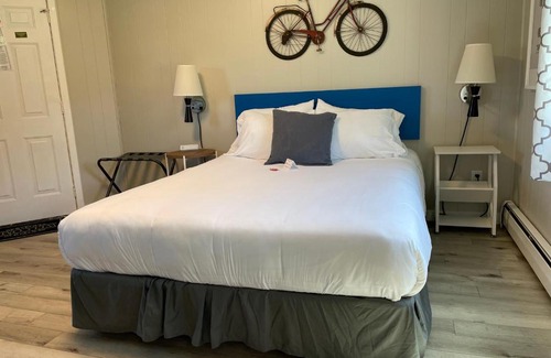 Mount Horeb Hotel | Cozy Retreat at The Little Village - Guest Rated 8/10