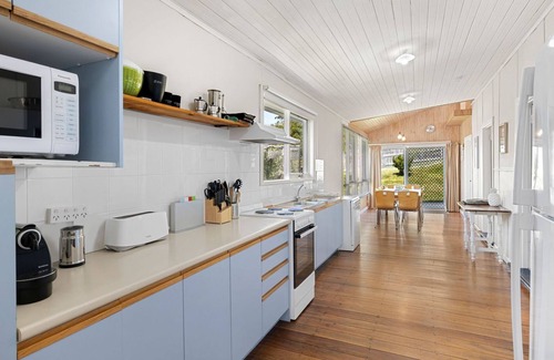 Lorne House | Beachfront Bliss at The Little White House - Top-rated Stay