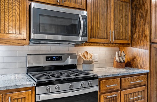 Fredericksburg House | Experience The Live Oak Haus: Pool, Hot Tub & Ocean Views