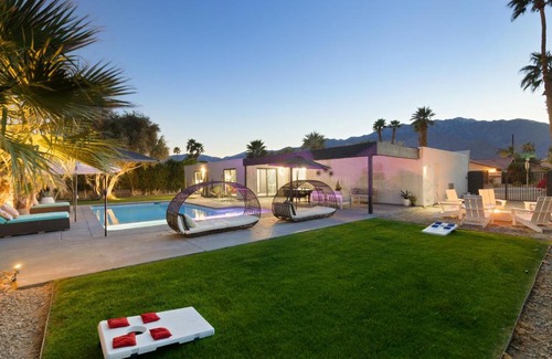 Palm Springs House | Experience The Llama House: Resort Style Pool & Spa Oasis