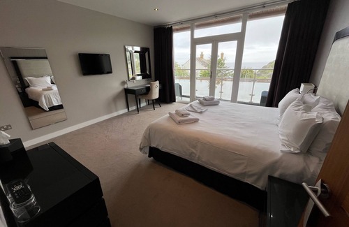 Gorran Haven House | Discover The Llawnroc Hotel: 4-Star Retreat with Pool & Dining