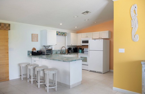Geiger Key House | Local's Favorite Ocean View Retreat with Breakfast Included