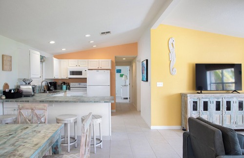 Geiger Key House | Local's Favorite Ocean View Retreat with Breakfast Included