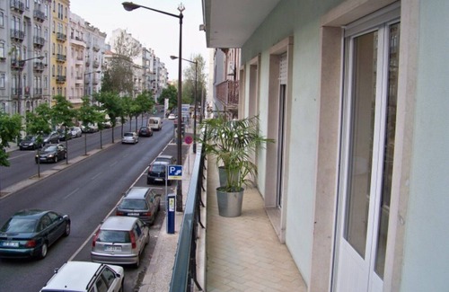 Sao Jorge de Arroios Apartment | Convenient Location with Family-Friendly Amenities Awaits