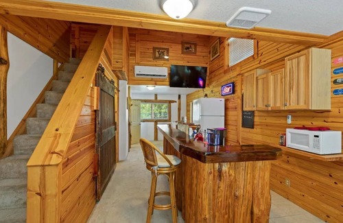Enterprise Apartment | Discover The Lodge: Loft Bedroom & Child-Friendly Amenities