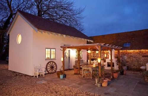 Lewes House | Discover The Lodge at Blue Door Barns - Family & Pet Friendly