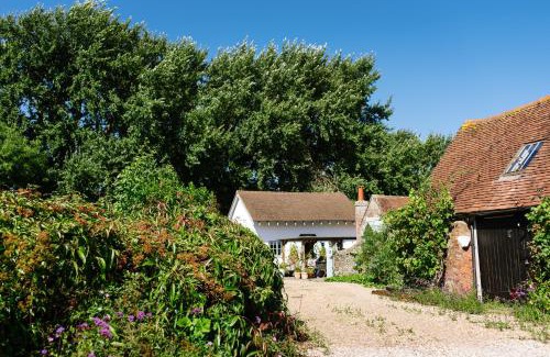 Lewes House | Discover The Lodge at Blue Door Barns - Family & Pet Friendly