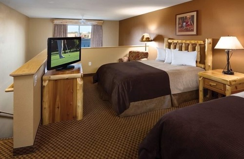 Baxter Hotel | Relax at The Lodge at Brainerd Lakes with Pool & Spa