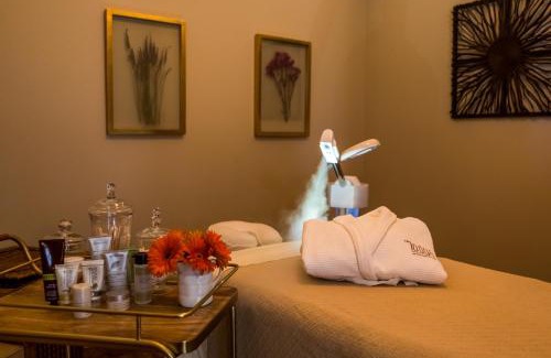 South Richland Hotel | Inviting Retreat at The Lodge at Columbia Point - Rated 9.2