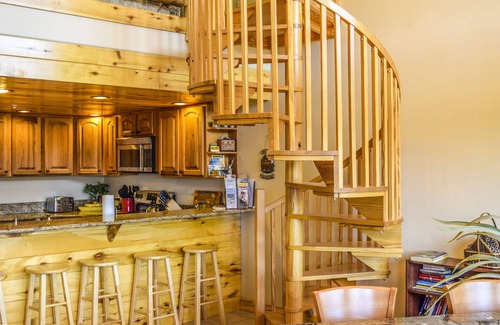 Meadow View Heights Apartment | Guest Rated 9.6 - The Lodge at Duck Creek Awaits You