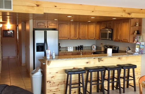 Meadow View Heights Apartment | Guest Rated 9.6 - The Lodge at Duck Creek Awaits You