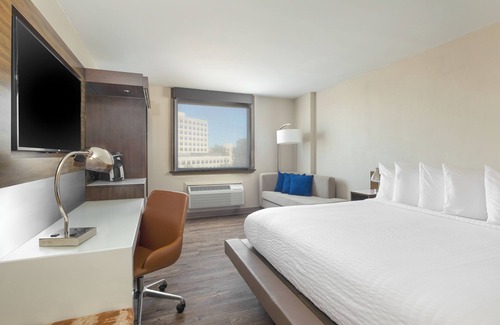 Durham Hotel | Eco-Friendly Stay at The Lodge near Duke Medical Center