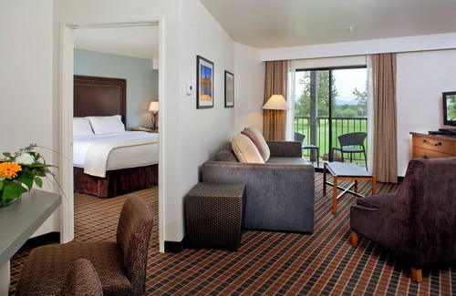 Redmond Resort | Relax at The Lodge at Eagle Crest Resort with Premium Amenities
