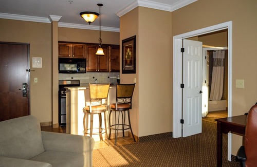Flat Rock Hotel | Experience The Lodge at Flat Rock: Guest Rated 9.8/10 Stay