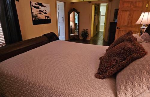 Weatherford House | Pet-Friendly Retreat at The Lodge at Harmony Oaks